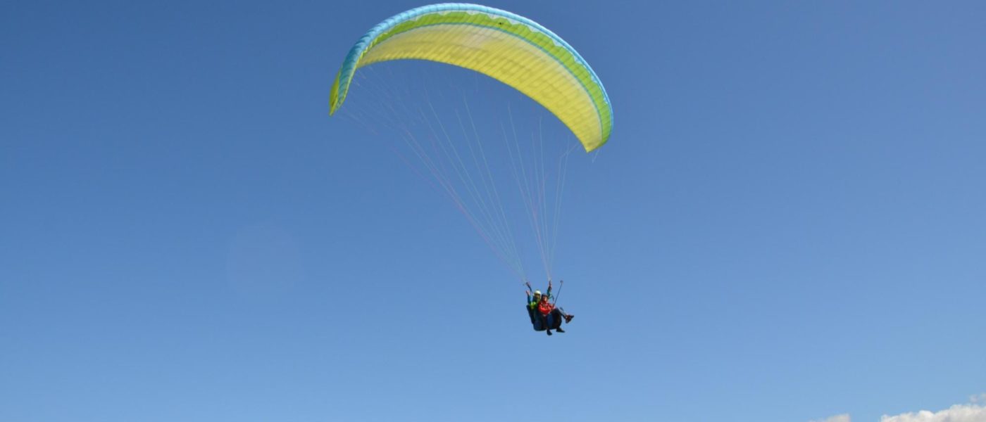 Tandem paragliding flight