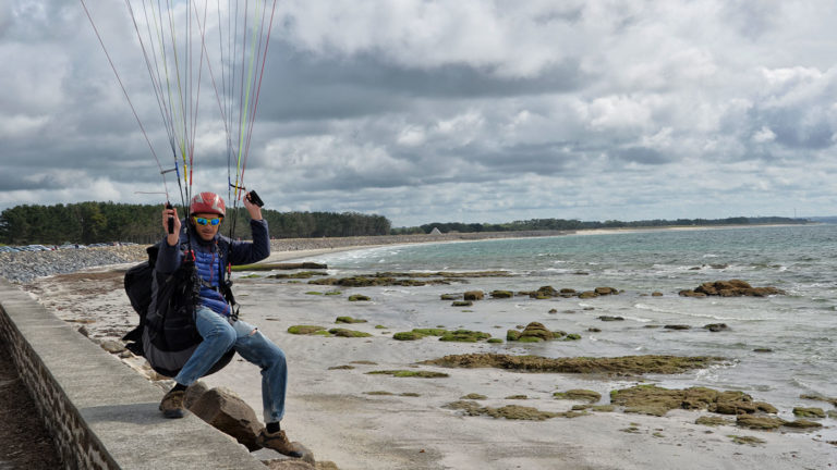 Décollage de la digue parapente