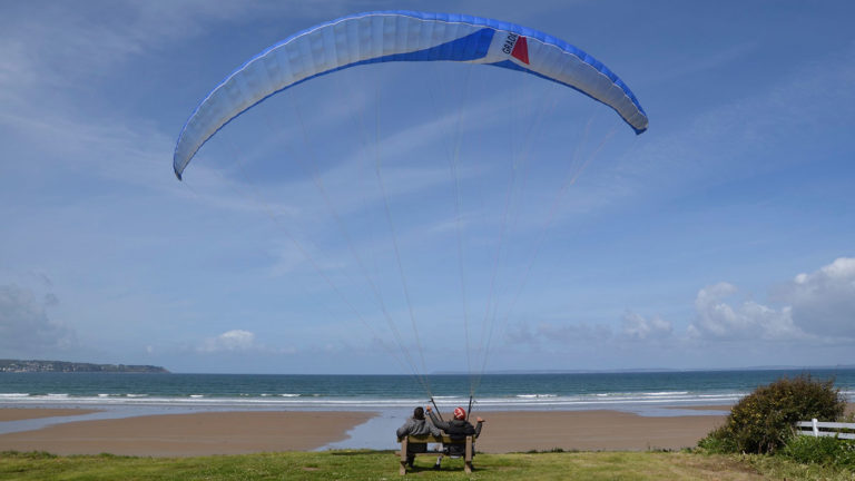 Parapente  et son banc